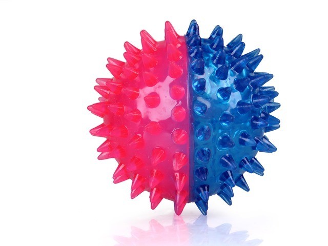 Zabawki - Chico Piłka z kolcami niebieska z gumy TPR 7cm